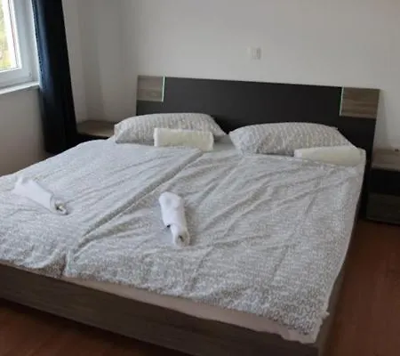 Ara-marina Baska (Krk)